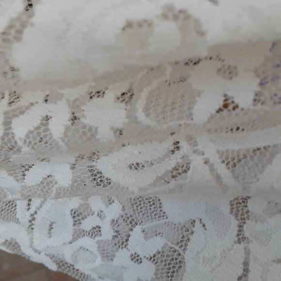 White Lace Robe - Picture 4 of 9